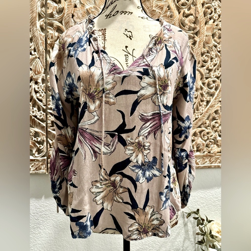 O’Neill Barbados Floral Blouse, Long Loose Sleeves w/Tie Up- size M